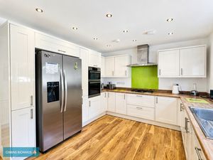 Kitchen- click for photo gallery